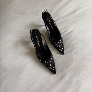 Nina Alaura Black Slingback Gemstone Heels